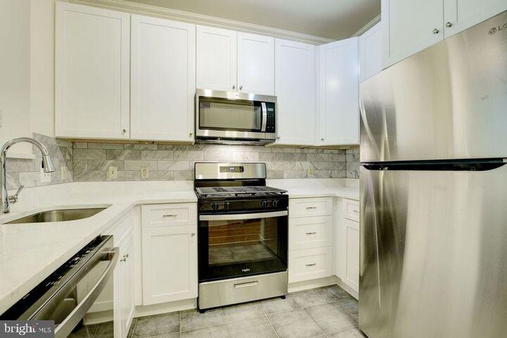 Property Photo: 1645 International Drive 210 VA 22102