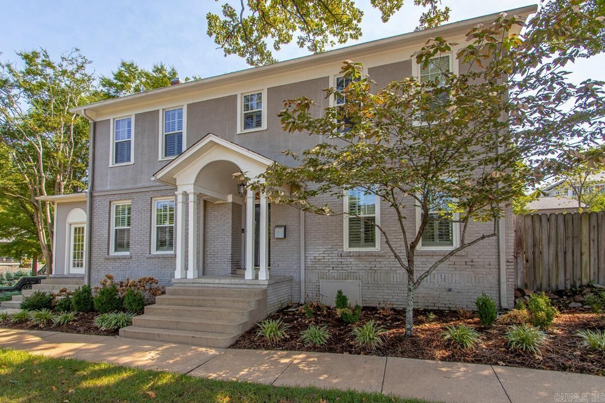 Property Photo: 1220 Kavanaugh Boulevard AR 72205-4320