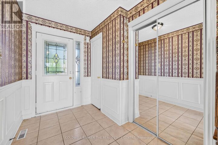 Property Photo: 14 Milloy Place ON L4G 7L2