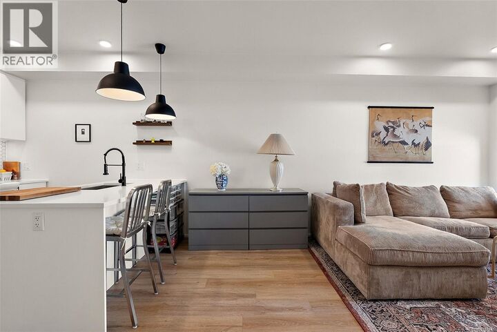 Property Photo: 2348 Beacon Avenue 203 BC V8L 1X3