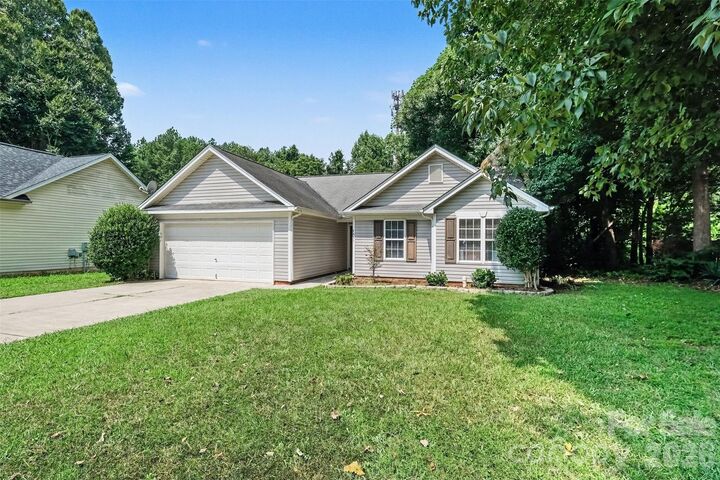 Property Photo: 4437 Craven Hill Drive NC 28216