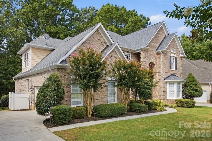 Property Photo: 10104 Devonshire Drive NC 28078