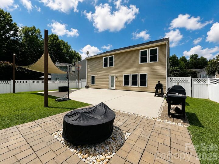 Property Photo: 404 Inverness Lane NC 28146