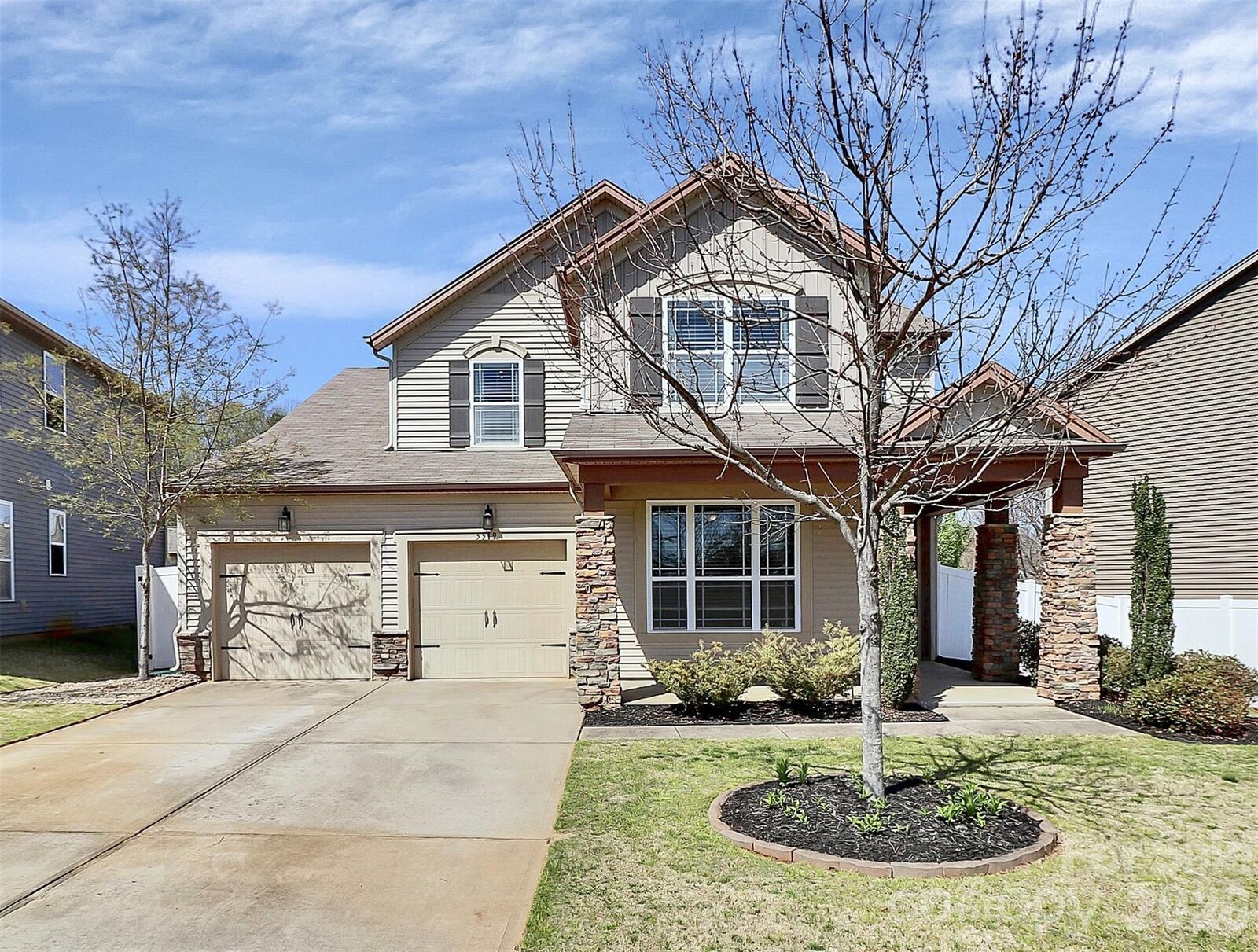 Property Photo:  5519 Hubbard Point Drive  NC 28269 