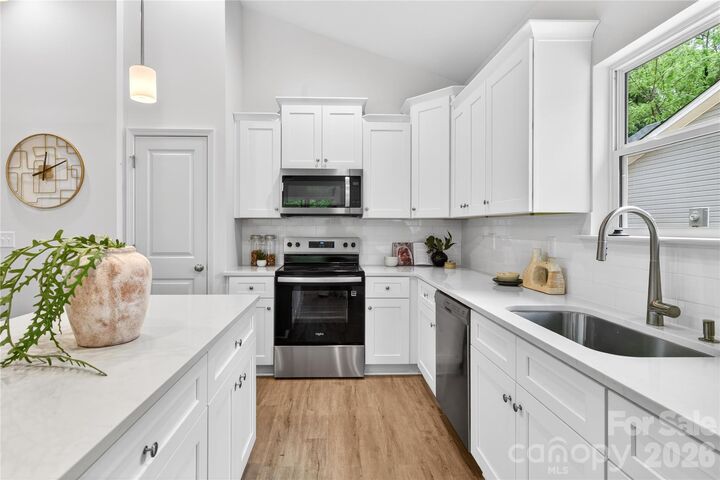 Property Photo: 5712 Anderson Road NC 28269