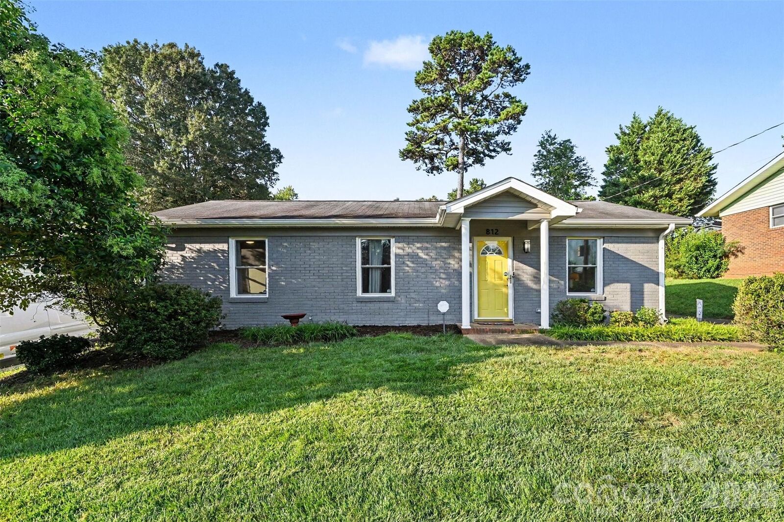 Property Photo: 812 Capps Hill Mine Road NC 28216