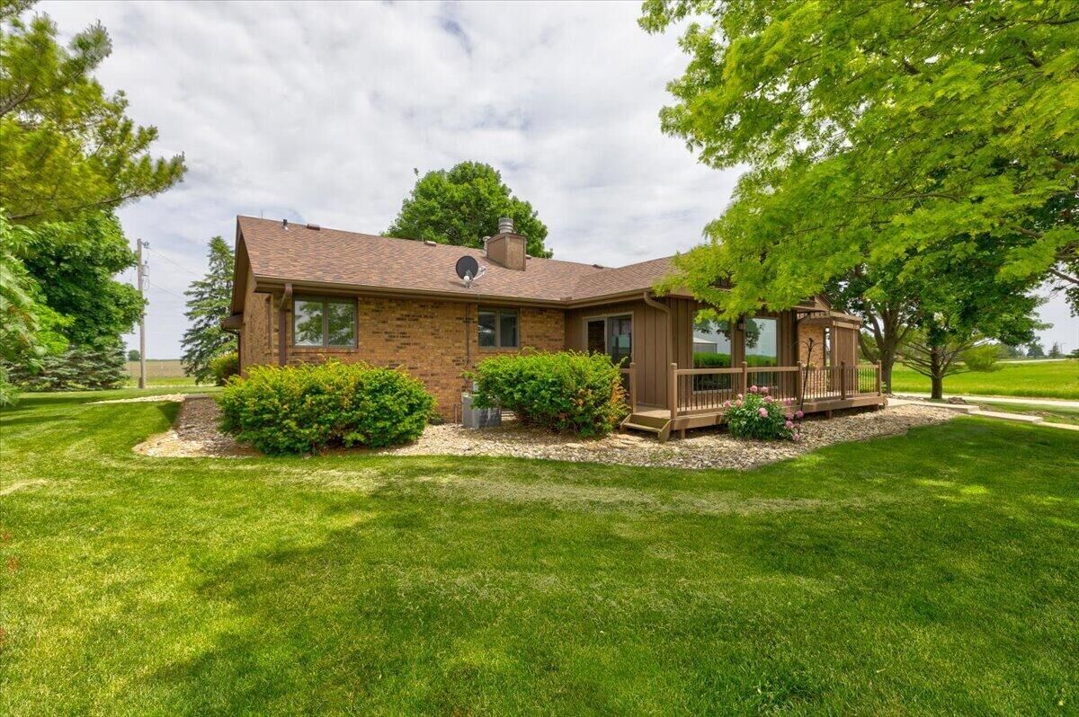 Property Photo: 3221 Queens Avenue IA 50130