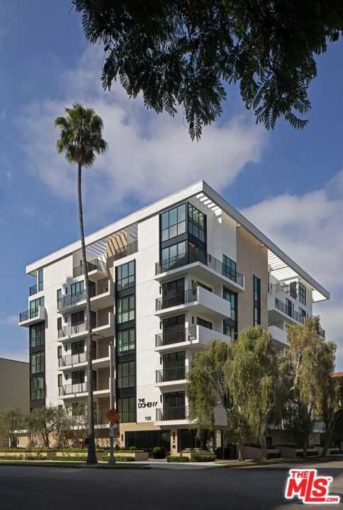 Property Photo:  105 S Doheny Dr, Unit Ph2  CA 90048 