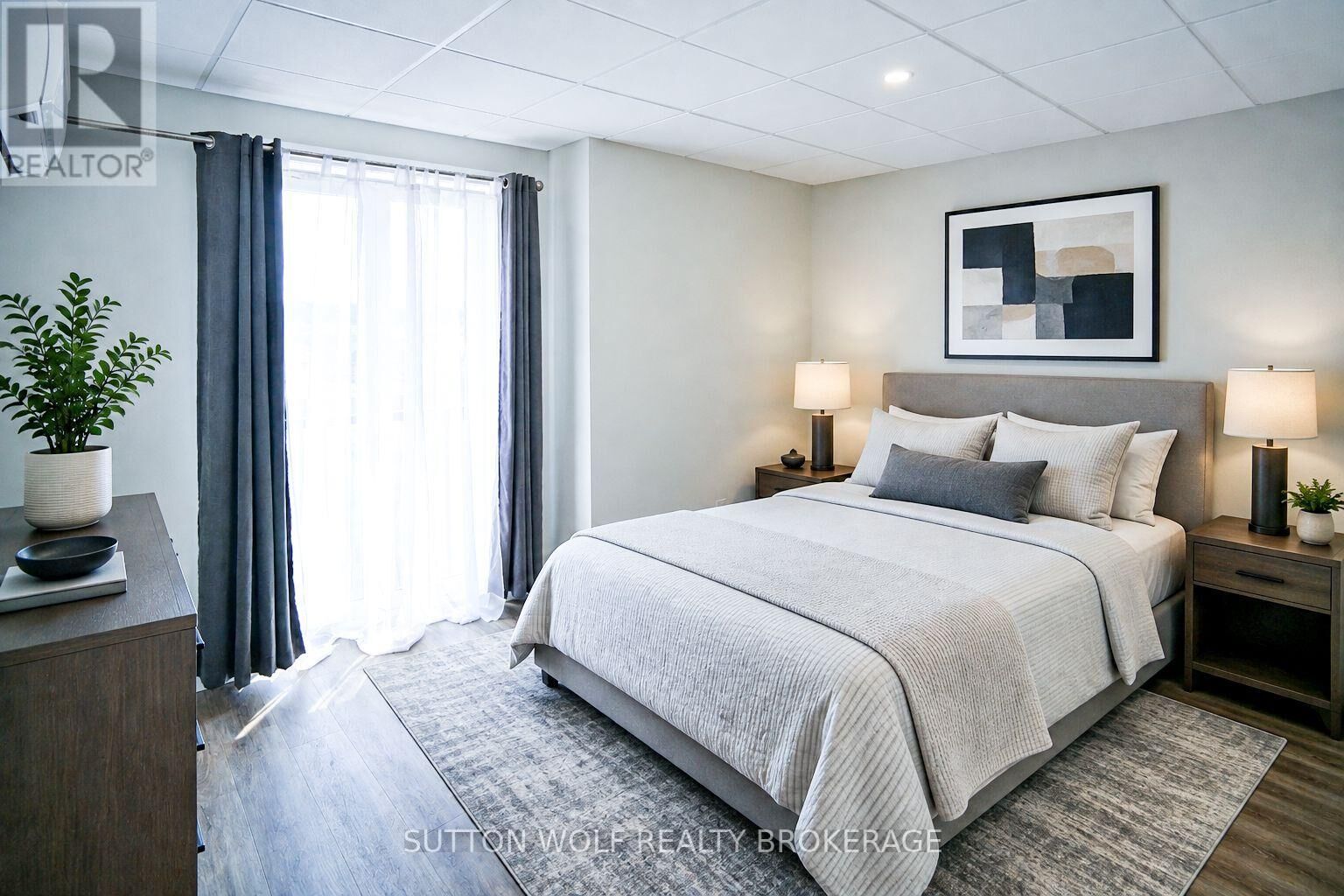 Property Photo:  19 Centre Street West 301  ON N7G 1Y5 