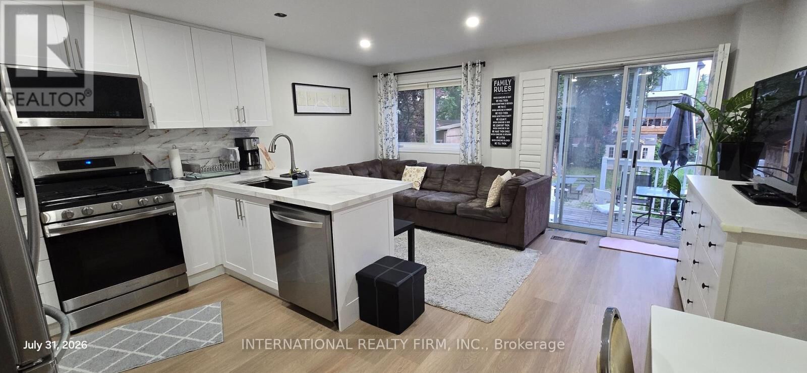 Property Photo: 261 Soudan Avenue Main ON M4S 1W2