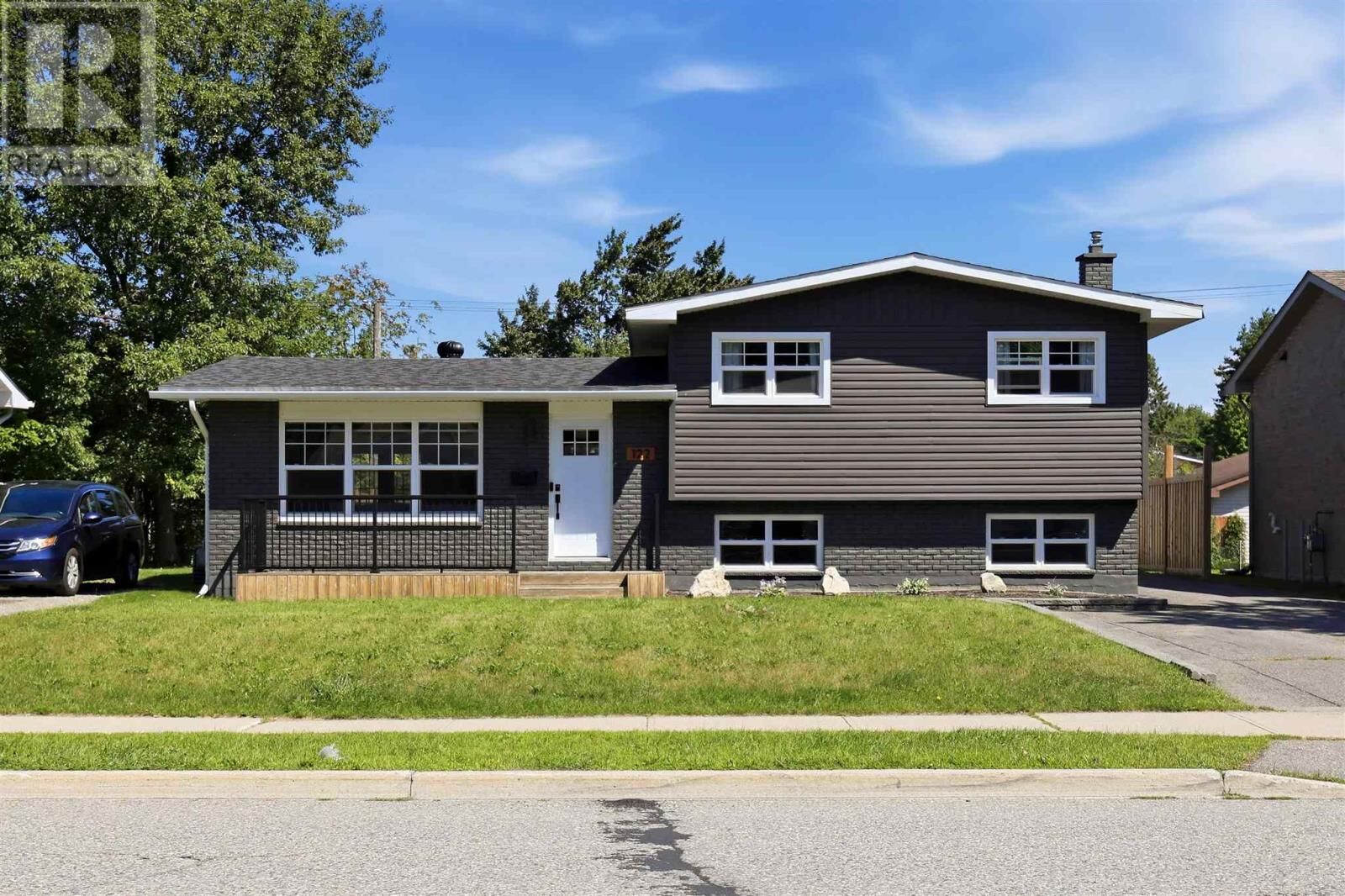 Property Photo:  122 Boundary Rd  ON P6A 5B8 