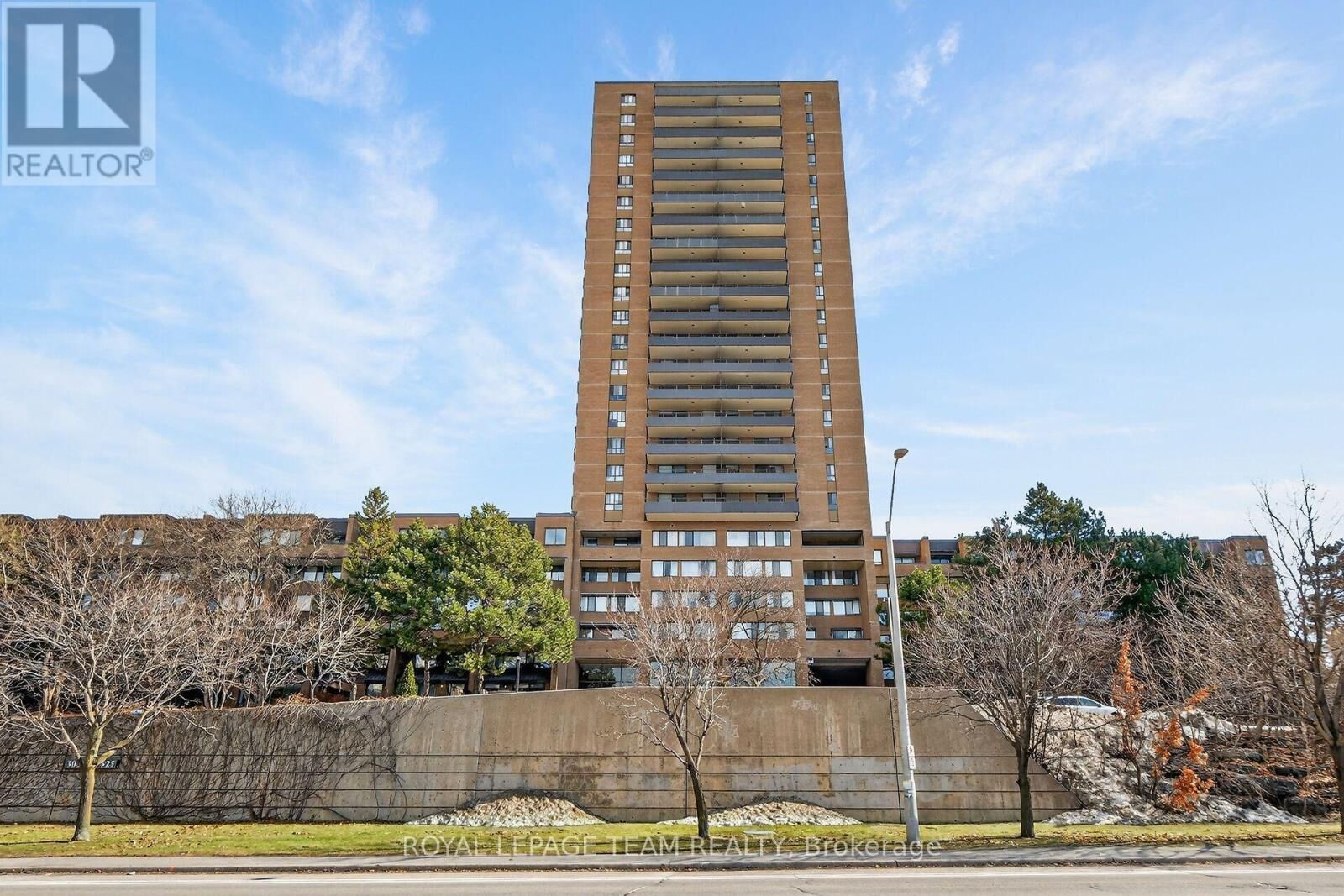 Property Photo:  515 St Laurent Boulevard 1809  ON K1K 3X5 