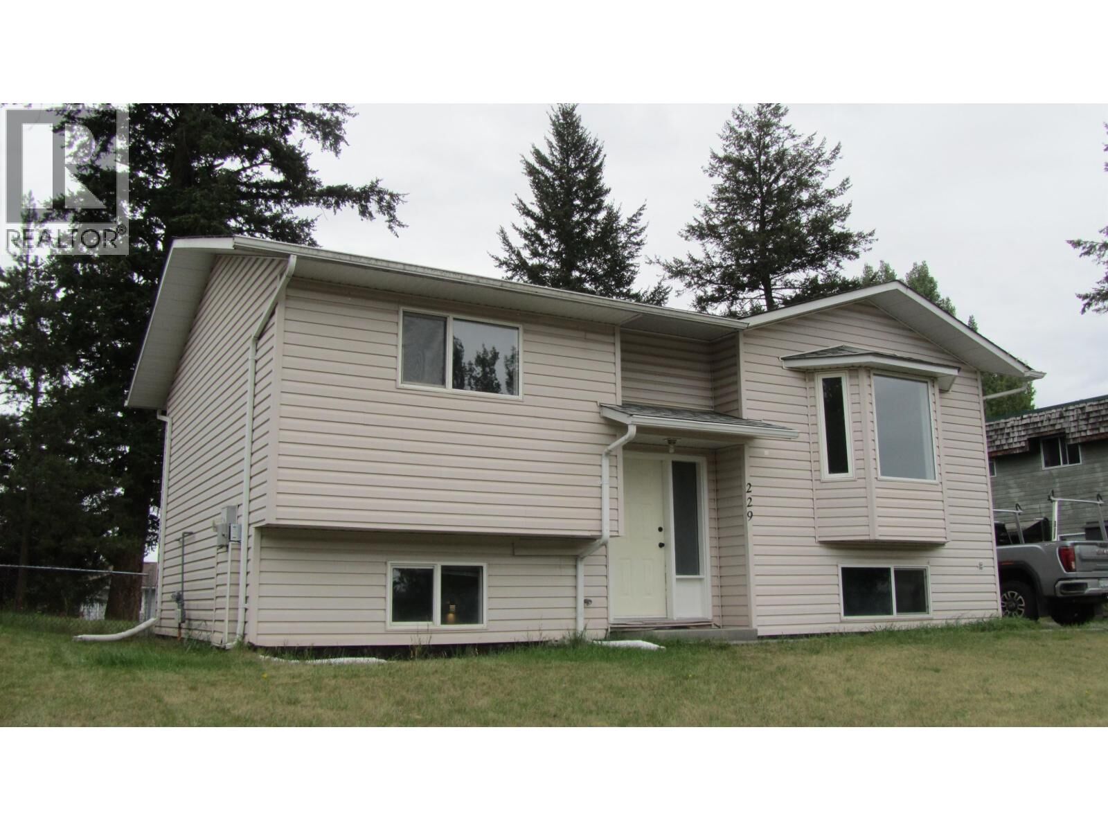 Property Photo:  229 Elm Avenue  BC V0K 2E0 