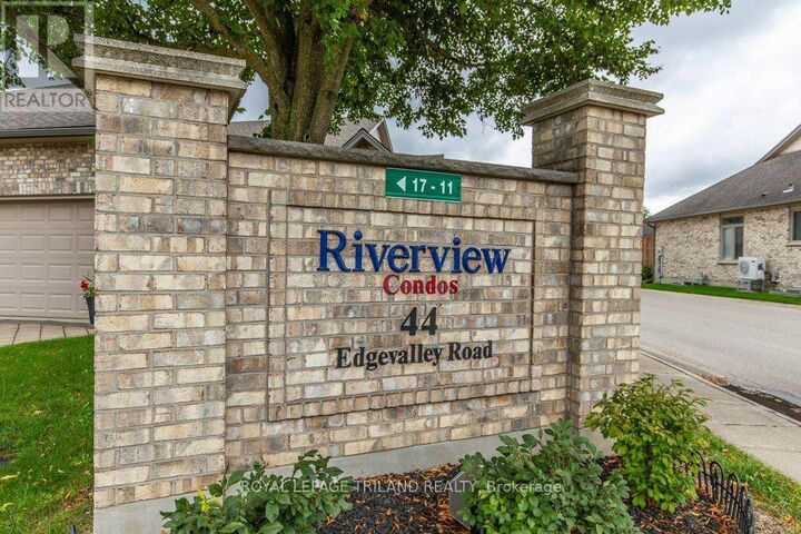 Property Photo:  44 Edgevalley Road 42  ON N5Y 5P7 
