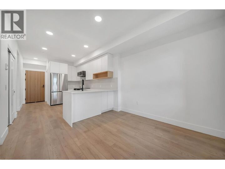 Property Photo:  620 Coronation Avenue 502  BC V1Y 7A5 
