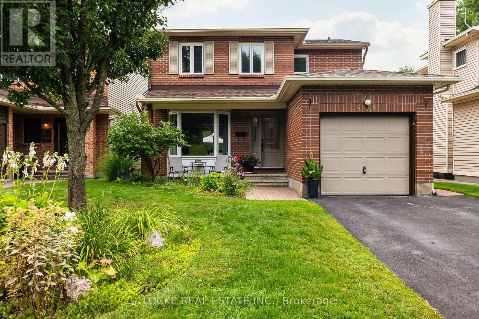 Property Photo:  6068 Ridgelea Place  ON K1C 5P8 