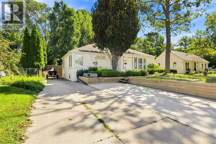 Property Photo:  150 Cecil Street  ON N7T 6W4 