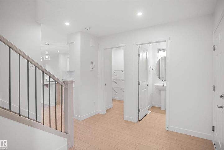 Property Photo:  1723 8 Street NW  AB T6T 2X9 