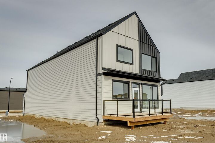 Property Photo:  3035 5 Avenue SW  AB T6X 1A5 