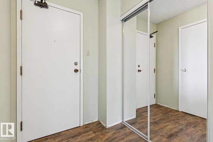 Property Photo: 9929 113 Street NW 905 AB T5K 2N9