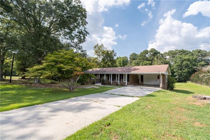 Property Photo: 2595 Nevels Road GA 30349