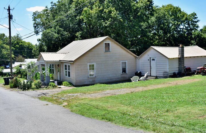 Property Photo: 1512 Adams Street TN 37303