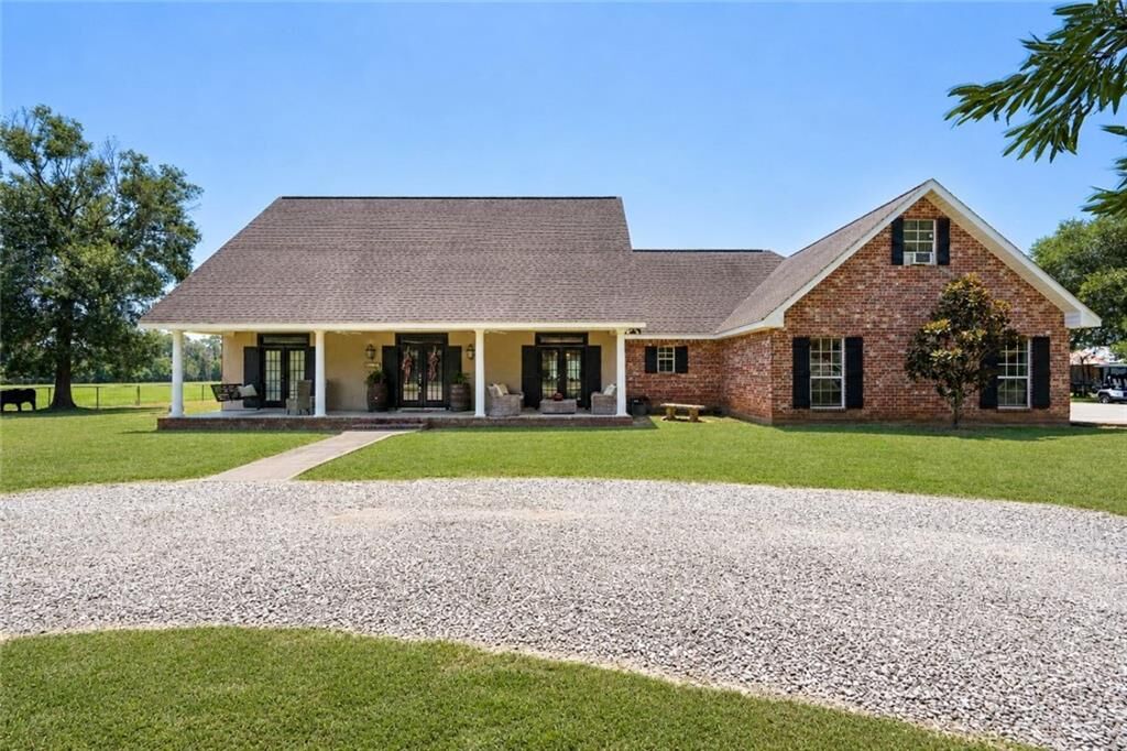 Property Photo: 607 Maple Street LA 70638