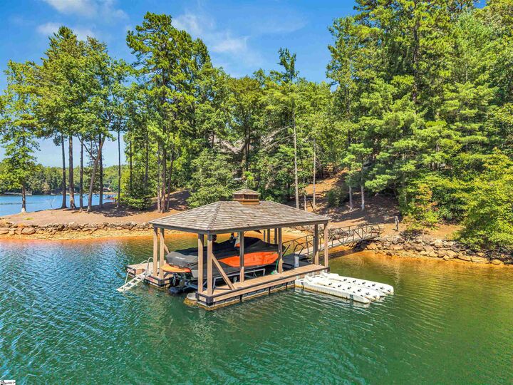 Property Photo:  105 Burwood Court  SC 29685 