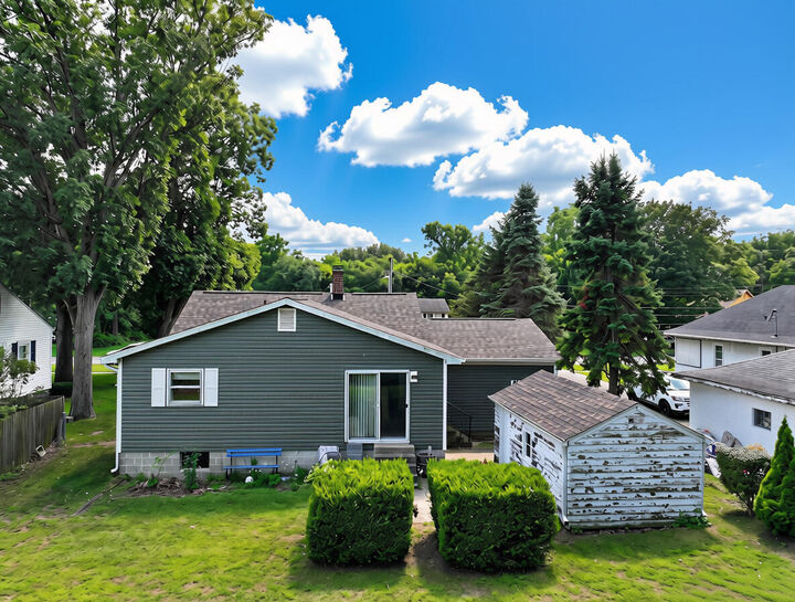 Property Photo: 803 E Lake Street IN 46534