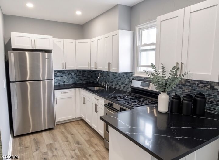 Property Photo:  15 Roosevelt St 1  NJ 07031 
