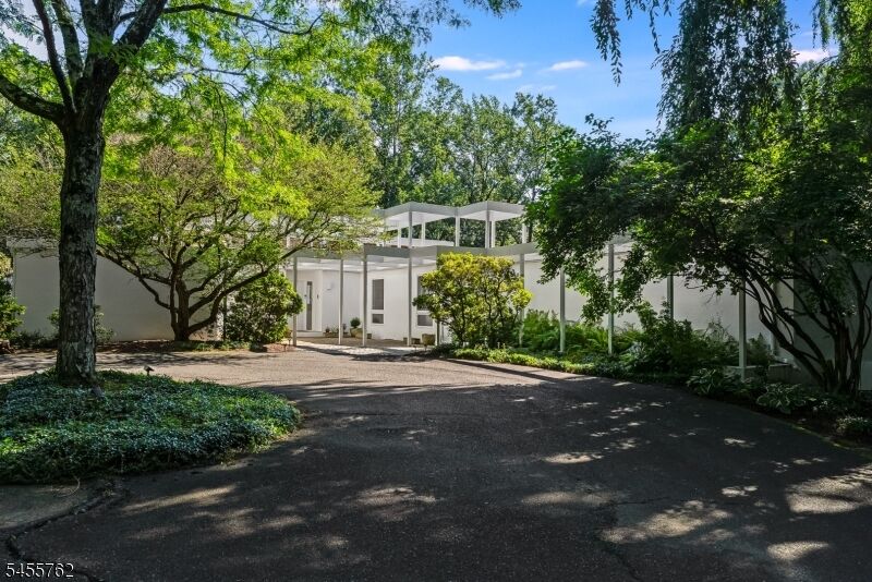 Property Photo:  297 Hardscrabble Rd  NJ 07924 