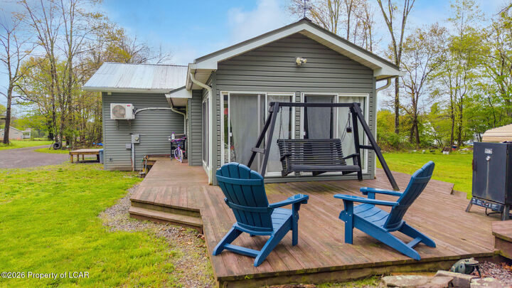 Property Photo:  1425 Meeker Road  PA 18612 