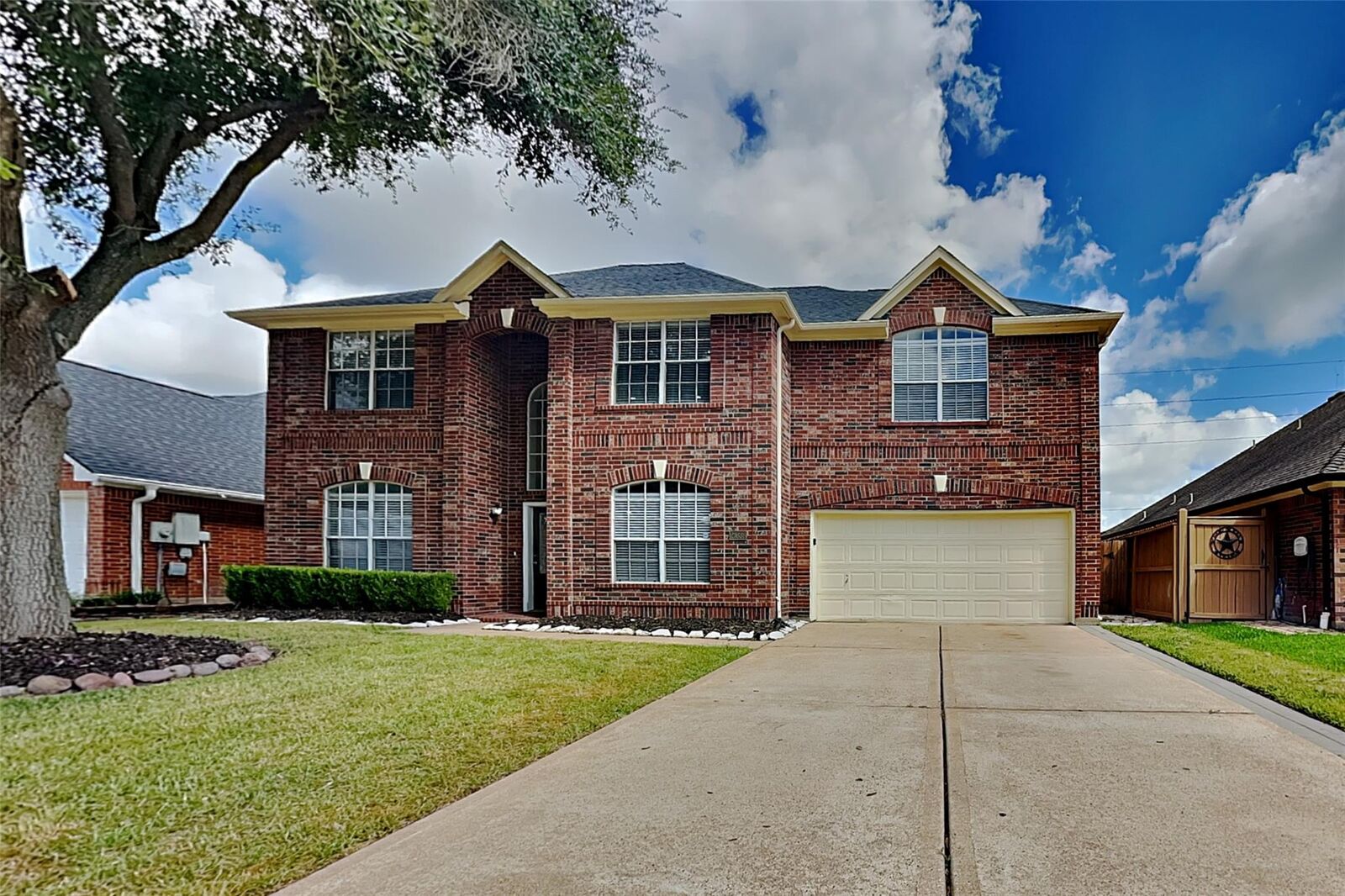 Property Photo:  21638 Wildcroft Drive  TX 77449 
