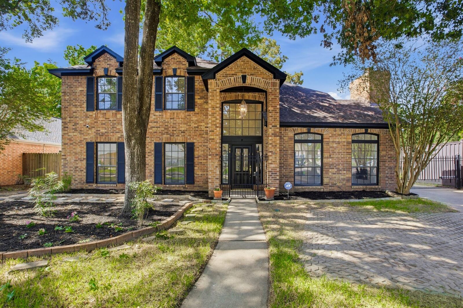 Property Photo: 18319 Oakhampton Drive TX 77084