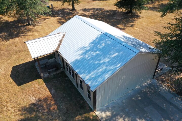 Property Photo: 251 Everitt Rd TX 77328
