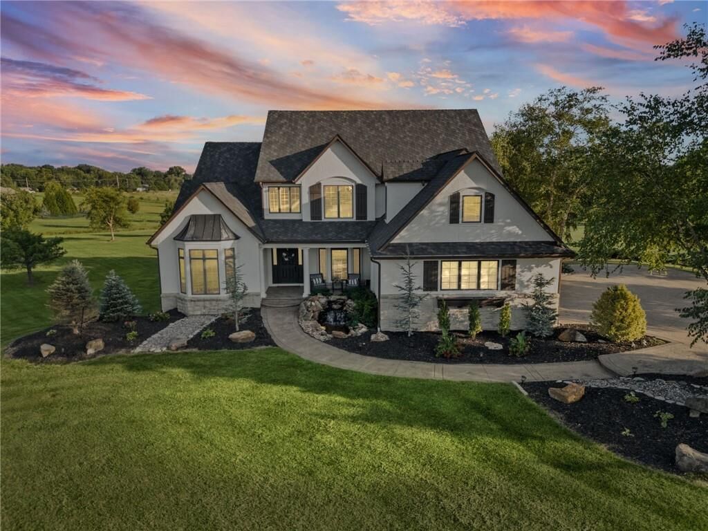 Property Photo:  18101 Sunset Drive  KS 66062 