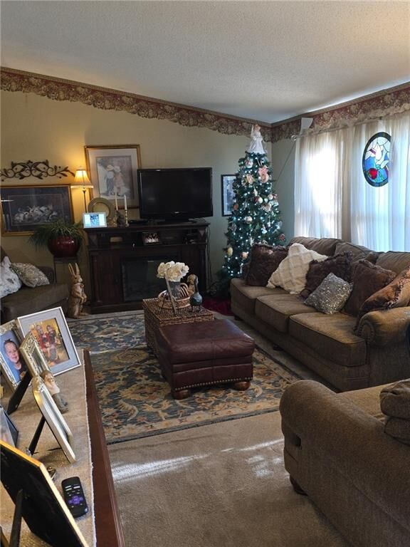 Property Photo:  621 Cimarron Trail  MO 64012 