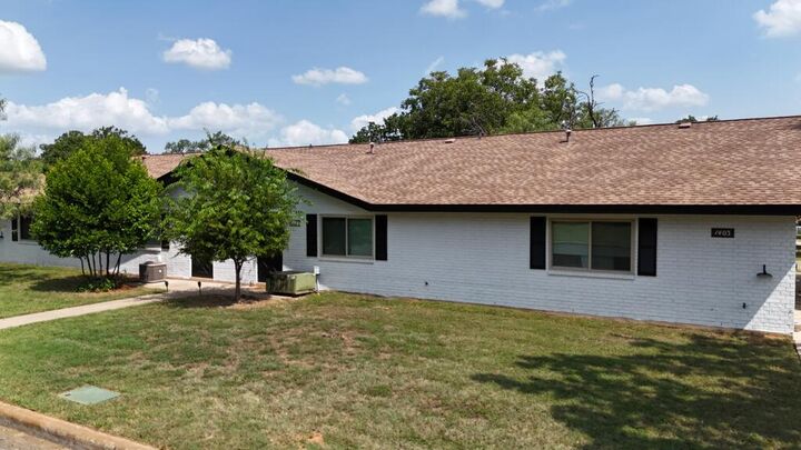 Property Photo:  1405 N Crockett Dr  TX 78624 