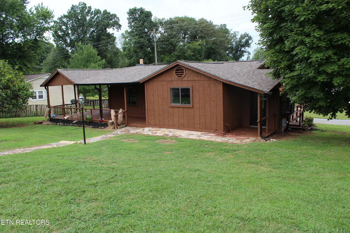 Property Photo: 301 Mahala Rd TN 37874