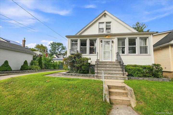 Property Photo:  860 Hollywood Avenue  NY 10465 