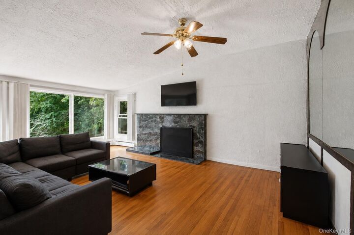 Property Photo:  25 Chatham Terrace  NY 10710 