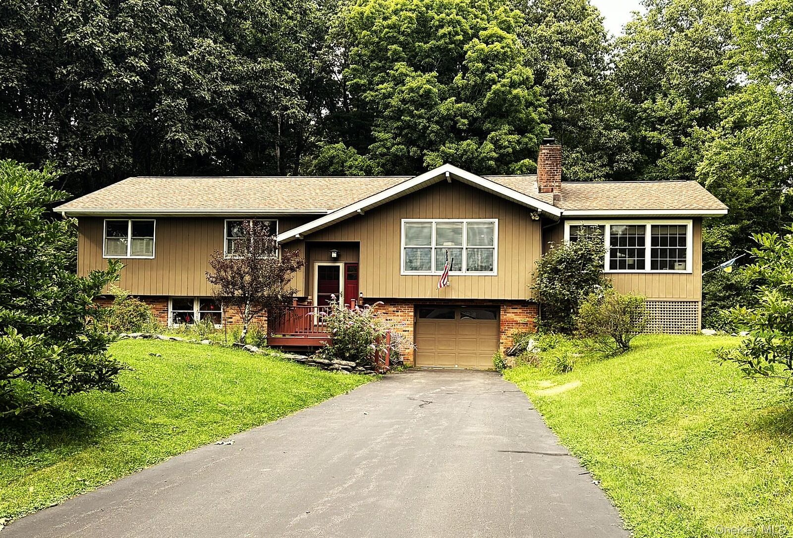 Property Photo:  33 Twin Bridges Road  NY 12516 