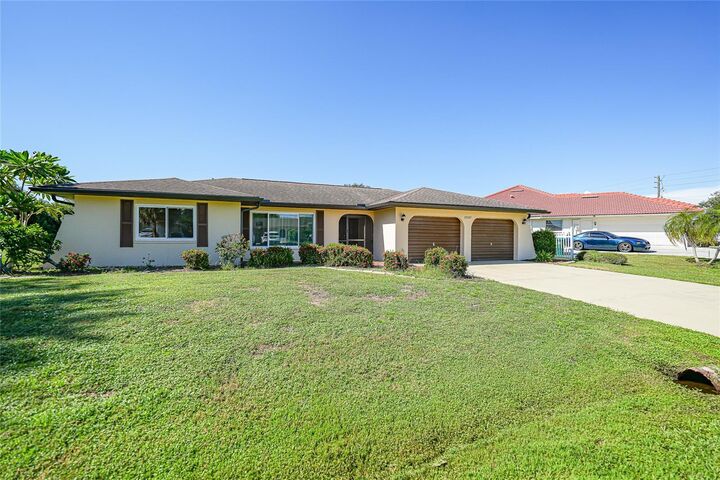 Property Photo: 23107 Maclellan Avenue FL 33980