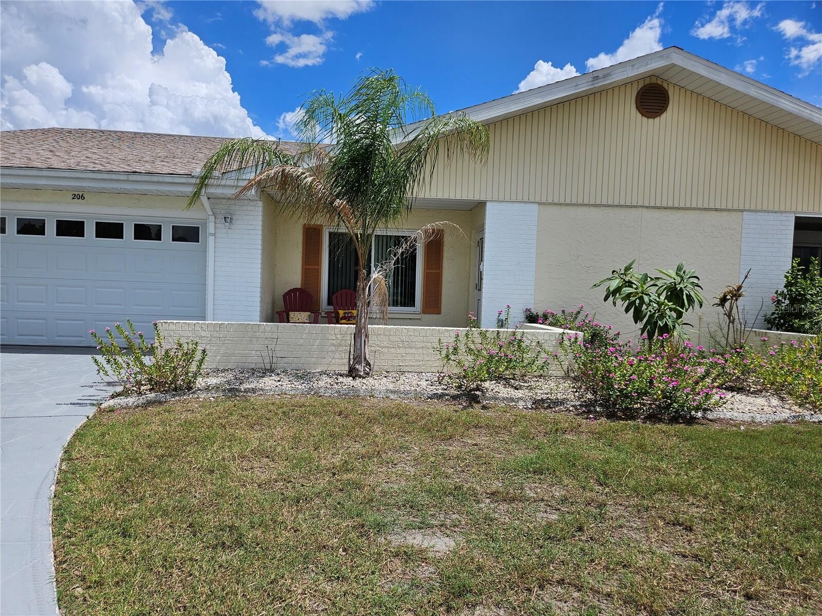 Property Photo:  206 Sola Lane  FL 33573 