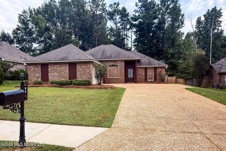 Property Photo:  154 Notting Hill Place  MS 39046 
