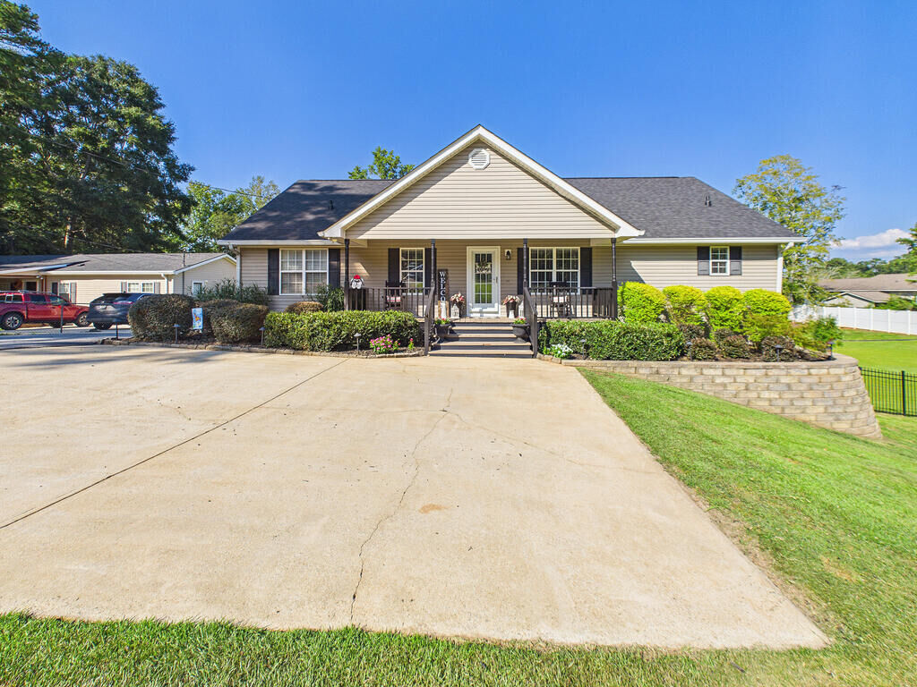 Property Photo:  110 Crooked Creek Bay Road  GA 31024 