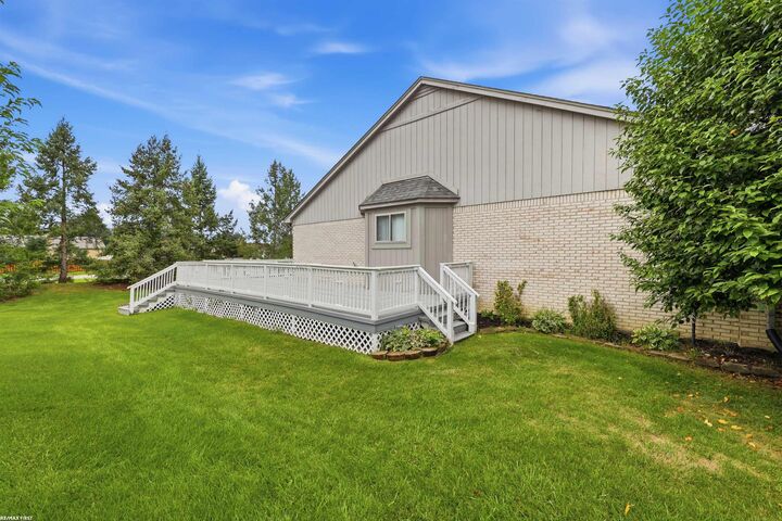 Property Photo: 46201 Bentley Circle MI 48044