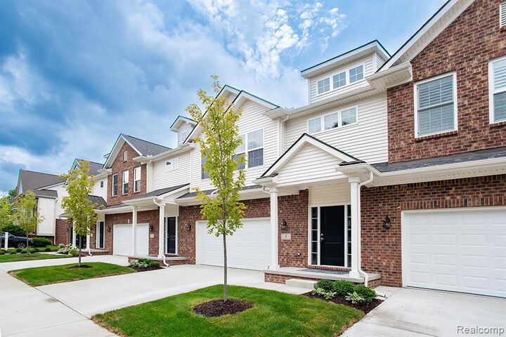 Property Photo: 5 Grandview Circle 70 MI 48386 2483