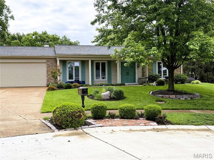 Property Photo: 8 Sweet Meadows Lane MO 63011
