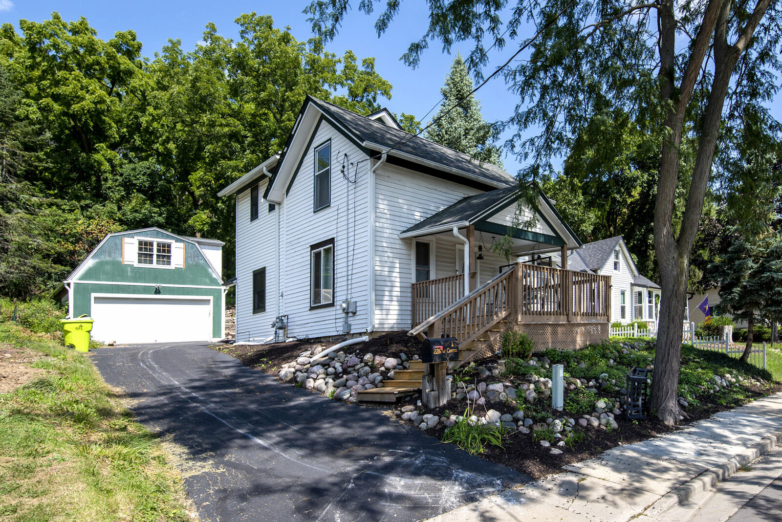 Property Photo:  226 W Capitol Dr  WI 53029 